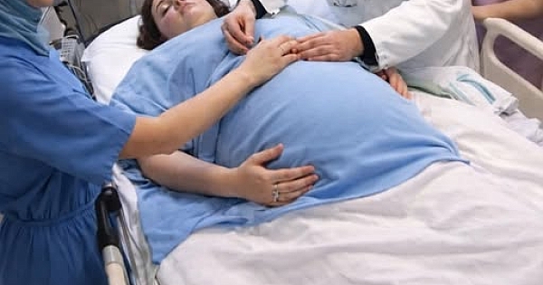 Beş aydan uzun süredir komada olan genç bir kadın 