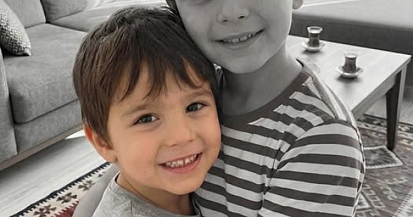 En büyük oğlum altı ay önce bir trafik kazasında hayatını kaybetti. 