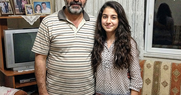 Kızım her sabah okula gittiğini söylüyordu 