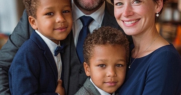 Kocam aylarca beni 4 yaşında ikiz erkek çocukları evlat edinmeye zorladı 