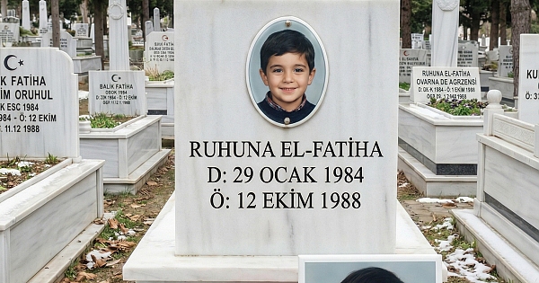 Ormanda bir mezar taşına rastladım  