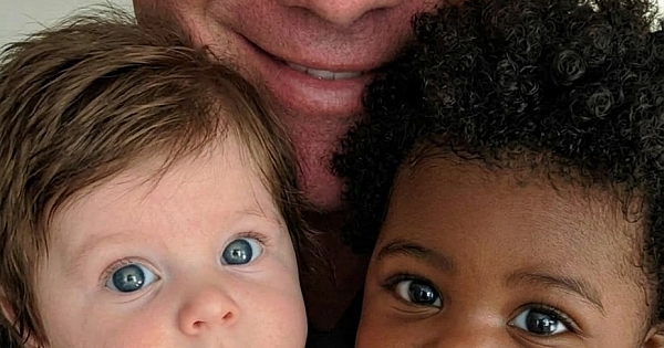 Eşim farklı ten renklerine sahip ikizler dünyaya getirdi