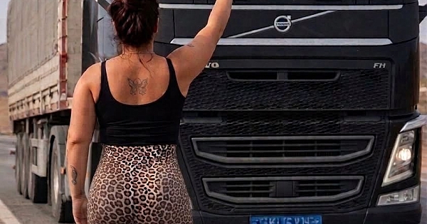 Kamyonların Sık Geçtiği Dağ Yolunda 