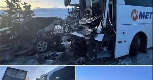Korkunç kaza Yolcu otobüsü ve tır