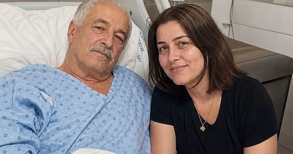 Üvey babam, dört yaşındayken annemi kaybettikten sonra 