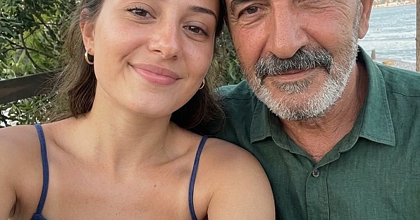 26 yaşında gelinim meğer benim 