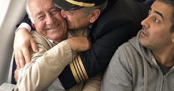 Havalimanında bir adam 